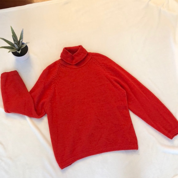 Chaus Sweaters - Chaus classic turtle neck sweater sz m